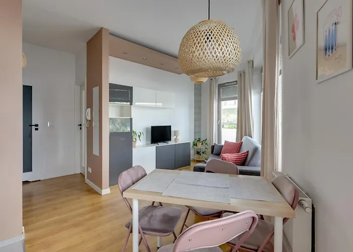Aqua By Grand Apartments
